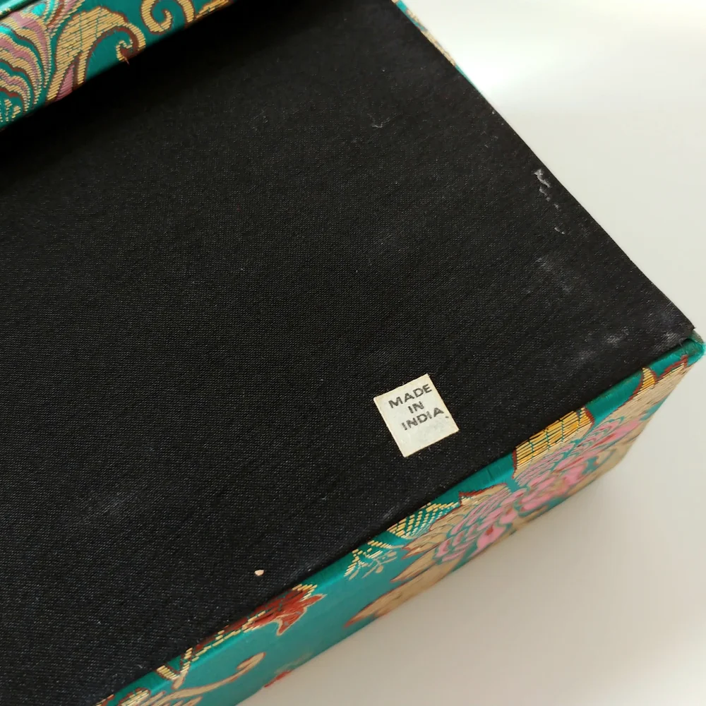 Elegant Floral Tissue Box Cover